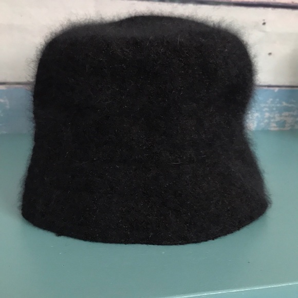 Black Angora blend boucle winter bucket hat - Picture 3 of 9